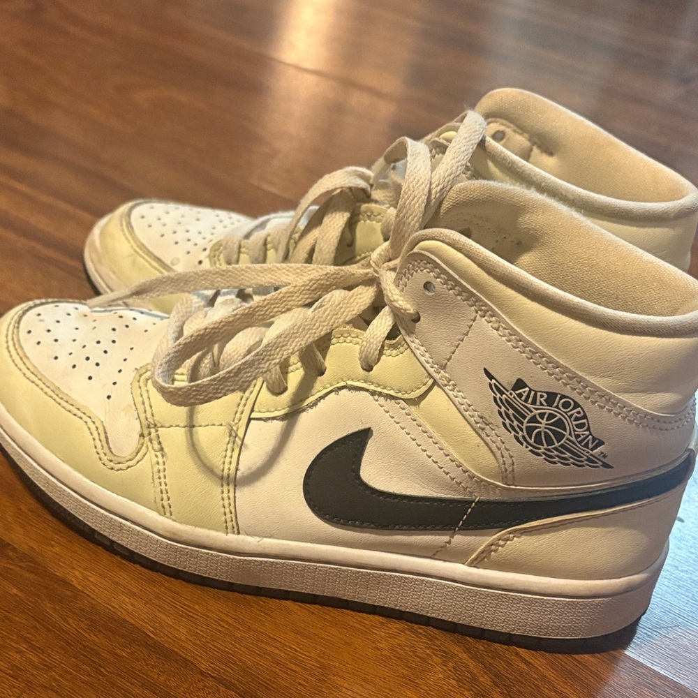 Jordan Women's Shoes in White and Cream